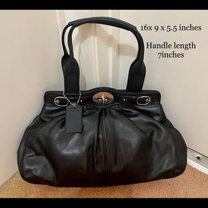 Rarely used coach shoulder bag